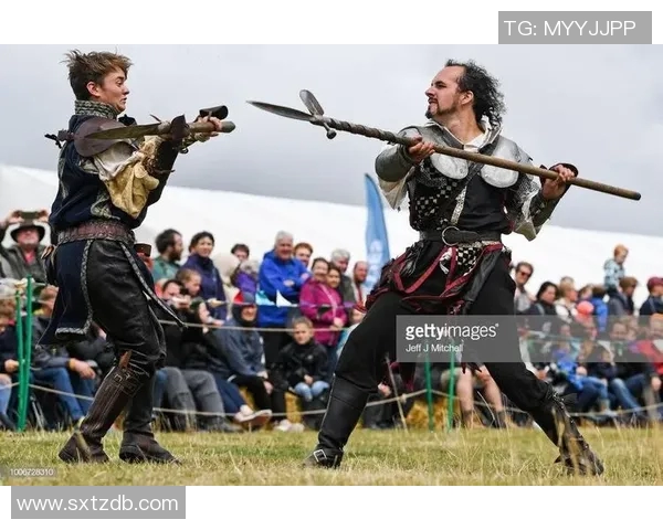 卡拉巴克与特拉维夫的激烈对决揭示足球战术与团队合作的重要性 卡拉巴克与特拉维夫的激烈对决揭示足球战术与团队合作的重要性